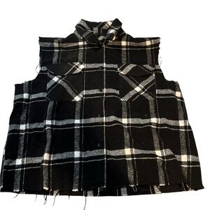 EUC OAT New York flannel sleeveless vest black and white Large